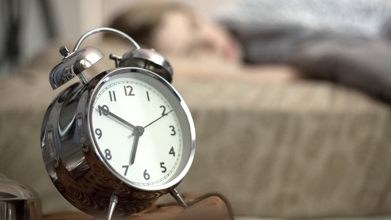 Teens have to wake up early for school, but it could have negative health effects