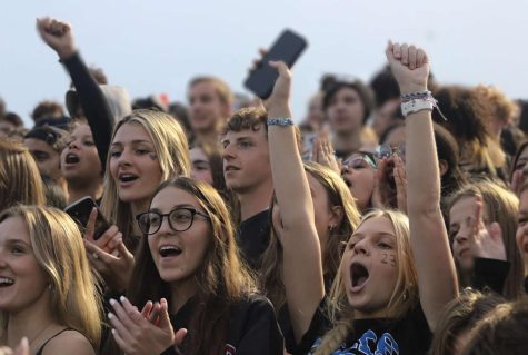 Should the Homecoming Pep-rally go back to being in School?